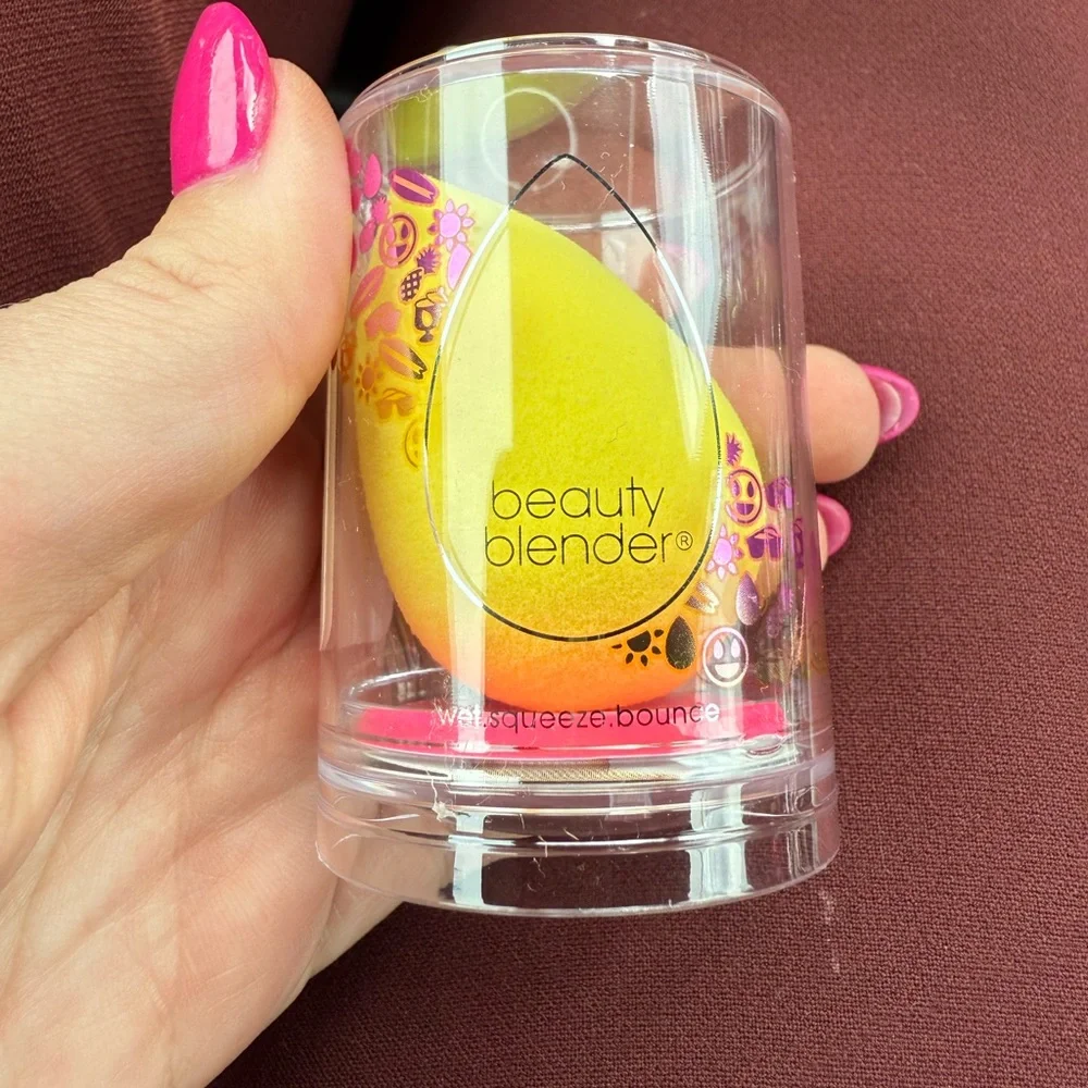 New! Beautyblender neon yellow New in Box Beauty Sponge Blender